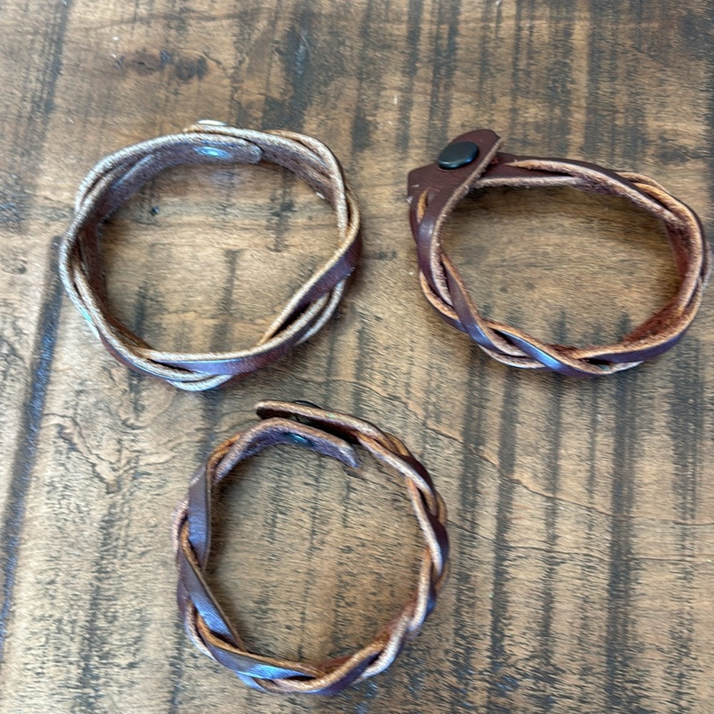 💥3 for $12💥 leather bracelet bundle of 3 - Picture 2 of 2
